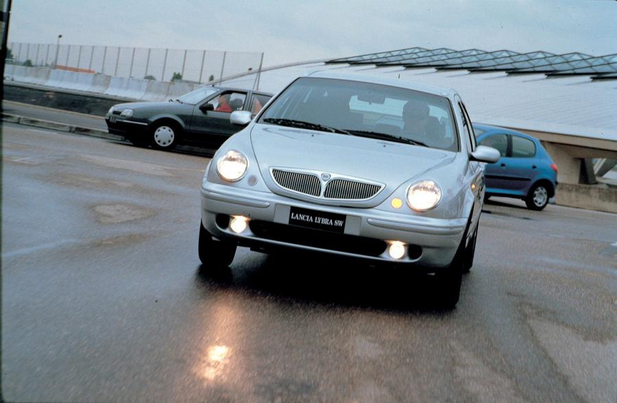  Lancia Lybra 1999 года  (фото 12 из 67)